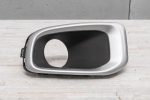 JEEP RENEGADE I BU 2015-2018 KRATKA PRZEDNIEJ LAMPY PRZECIWMGIELNEJ LEWA 5XB32XS9AA