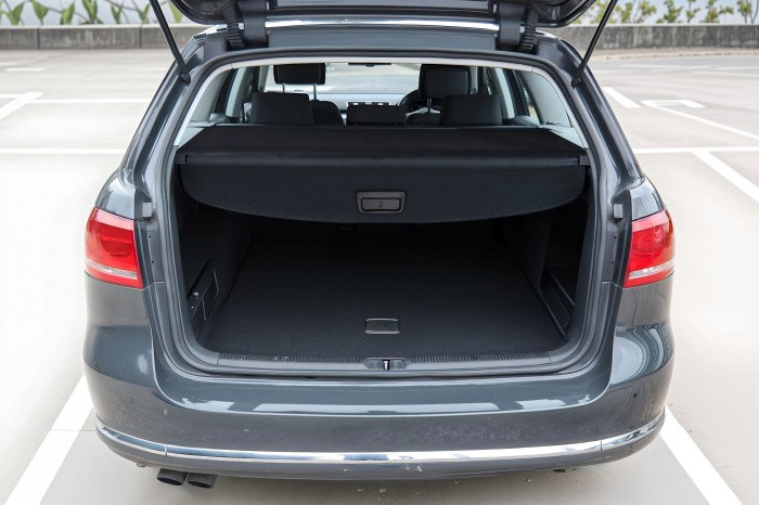 VOLKSWAGEN PASSAT B7 2010-2014 VARIANT (KOMBI) ROLETA BAGAŻNIKA CZARNA 3AF867871