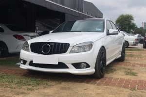 MERCEDES C-CLASS W204 2007-2014 GRILL GT PANAMERICANA CZARNY