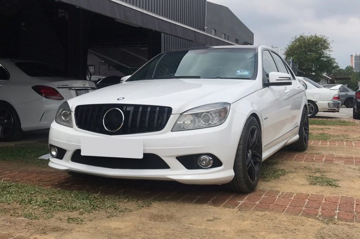 MERCEDES C-CLASS W204 2008-2014 GRILL GT PANAMERICANA CZARNY