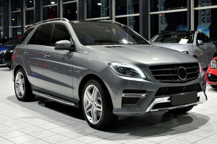 MERCEDES ML W166 2011-2015 KRATKA WLOTU POWIETRZA MASKI PRAWA A1668800205