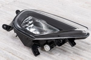 VOLKSWAGEN TOUAREG II 7P 2014-2018 PO FACELIFTINGU LAMPA PRZECIWMGIELNA PRZEDNIA PRAWA 7P6941700G