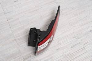 FORD ESCAPE MK3 III 2016-2019 PO FACELIFTINGU LAMPA TYLNA KAROSERYJNA PRAWA GJ5Z13404C