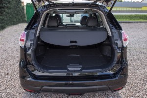 NISSAN X-TRAIL III T32 2014-2021 ROLETA BAGAŻNIKA CZARNA 849824CL0A 849824CL1A