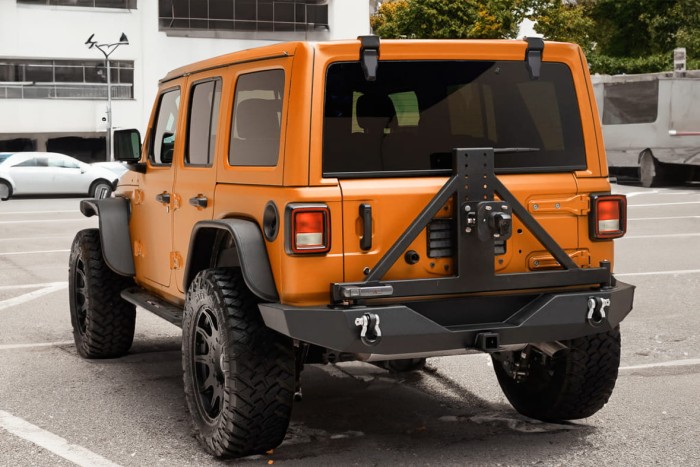 JEEP WRANGLER JL 2018+ ZDERZAK TYLNY SZEROKI Z ZAWIESIEM KOŁA ZAPASOWEGO I ADAPTEREM KAMERY COFANIA