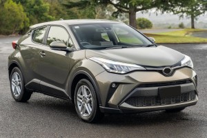TOYOTA C-HR AX10 2019+ PO FACELIFTINGU PRZEDNIA LAMPA PRZECIWMGIELNA LED PRAWA 8121002190