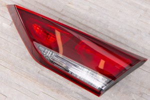 HYUNDAI ELANTRA VI AD 2015-2018 PRZED FACELIFTINGIEM LAMPA KLAPY TYLNEJ PRAWA 92404F2000