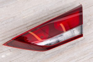 HYUNDAI ELANTRA VI AD 2015-2018 PRZED FACELIFTINGIEM LAMPA KLAPY TYLNEJ PRAWA 92404F2000