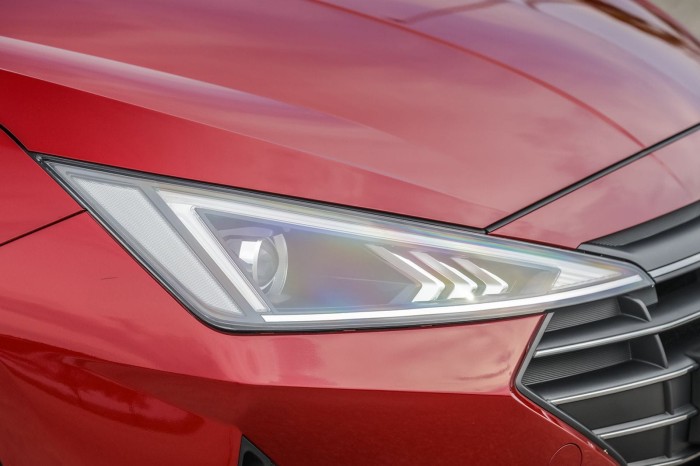 HYUNDAI ELANTRA VI AD 2018-2020 PO FACELIFTINGU LAMPA PRZEDNIA PRAWA LED 92102F2600