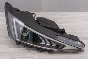 HYUNDAI ELANTRA VI AD 2018-2020 PO FACELIFTINGU LAMPA PRZEDNIA PRAWA LED 92102F2600