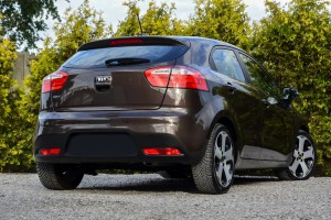 KIA RIO III UB 2011-2015 HB PRZED FACELIFTINGIEM TYLNY ODBLASK ZDERZAKA LEWY 924051W200