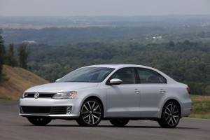 VOLKSWAGEN JETTA 2010-2018 LISTWA KLAPY TYLNEJ