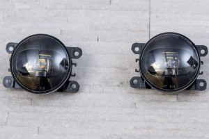 FORD GRAND C-MAX MK2 II 2010-2014 PRZED FACELIFTINGIEM LAMPY PRZECIWMGIELNE PRZEDNIE LED KOMPLET 09270157