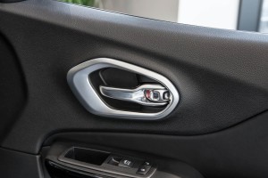 JEEP CHEROKEE V KL 2014+ RAMKI KLAMEK WEWNĘTRZNYCH