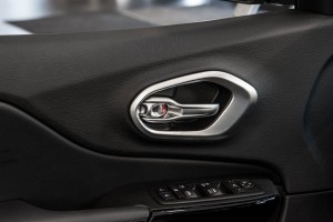 JEEP CHEROKEE V KL 2014+ RAMKI KLAMEK WEWNĘTRZNYCH