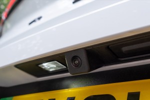 OPEL CORSA D 2006-2014 KAMERA COFANIA FULL HD DYNAMICZNE LINIE ZINTEGROWANA Z LAMPĄ TABLICY