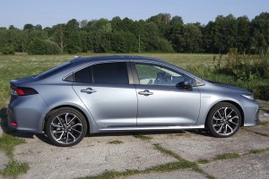 TOYOTA COROLLA XII E21 2019+ SEDAN BŁOTNIK PRZEDNI PRAWY 5380102350