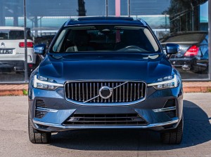 VOLVO XC60 II 2021+ PO FACELIFTINGU CHROMOWANA LISTWA TYLNEGO ZDERZAKA ŚRODKOWA 32227904