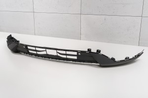 FORD ESCAPE MK4 IV 2019-2024 PRZED FACELIFTINGIEM DOLNA KRATKA PRZEDNIEGO ZDERZAKA Z PDC LJ6Z17D957C