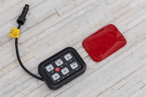 TOYOTA HILUX ZESPÓŁ PRZEŁĄCZNIKÓW OFFROAD LED PANEL 6 PRZEWODÓW