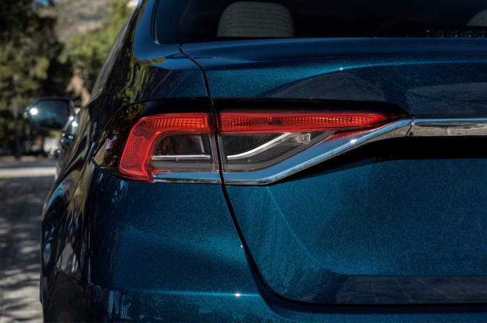 TOYOTA COROLLA XII E21 2019+ SEDAN KAROSERYJNA LAMPA TYLNA LEWA 8156102D10