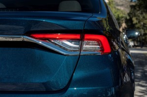 TOYOTA COROLLA XII E21 2019+ SEDAN KAROSERYJNA LAMPA LED TYLNA PRAWA 8155002D21