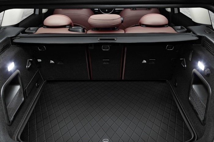 MINI CLUBMAN F54 2015+ ROLETA BAGAŻNIKA CZARNA
