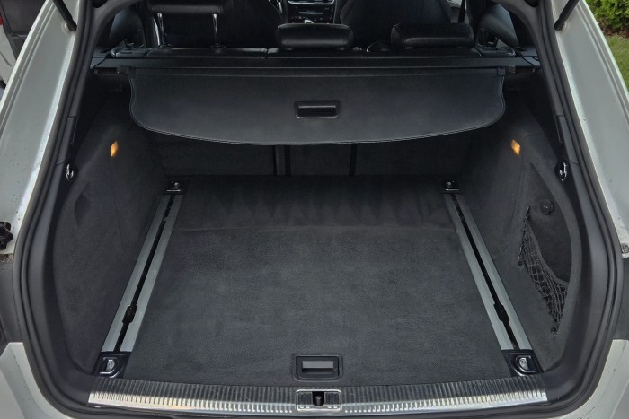 AUDI S4 B8 2008-2015 ROLETA BAGAŻNIKA CZARNA 8K9863553A