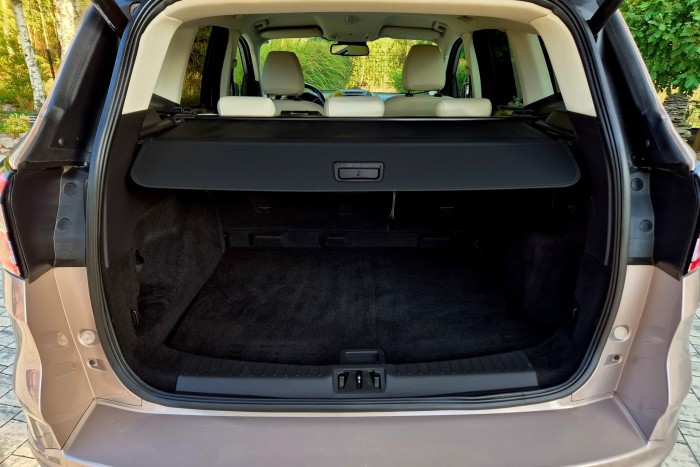 FORD KUGA MK2 II 2013-2019 ROLETA BAGAŻNIKA CZARNA CV44U55066