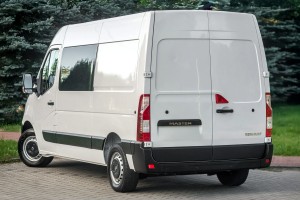 RENAULT MASTER III 2010-2024 KAMERA COFANIA FULL HD DYNAMICZNE LINIE NAD DRZWI BAGAŻOWE W MIEJSCE ŚWIATŁA STOPU