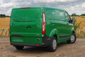 FORD TRANSIT V 2006-2016 PO LIFTINGU KAMERA COFANIA FULL HD DYNAMICZNE LINIE NAD DRZWI BAGAŻOWE W MIEJSCE ŚWIATŁA STOPU
