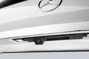 MERCEDES C-CLASS W205 2014-2021 KAMERA COFANIA FULL HD DYNAMICZNE LINIE ZINTEGROWANA Z KLAMKĄ KLAPY TYLNEJ