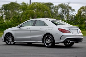 MERCEDES CLA C117 W117 2013-2019 KAMERA COFANIA FULL HD DYNAMICZNE LINIE ZINTEGROWANA Z KLAMKĄ KLAPY TYLNEJ