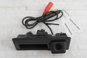 VW JETTA VI 2010-2018 KAMERA COFANIA FULL HD DYNAMICZNE LINIE ZINTEGROWANA Z KLAMKĄ KLAPY TYLNEJ