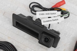 AUDI Q3 8U 2011-2014 PRZED LIFTINGIEM KAMERA COFANIA FULL HD DYNAMICZNE LINIE ZINTEGROWANA Z KLAMKĄ KLAPY TYLNEJ