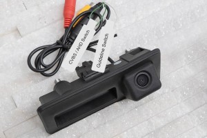 AUDI Q3 8U 2011-2014 PRZED LIFTINGIEM KAMERA COFANIA FULL HD DYNAMICZNE LINIE ZINTEGROWANA Z KLAMKĄ KLAPY TYLNEJ