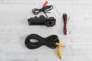 AUDI Q3 8U 2011-2014 PRZED LIFTINGIEM KAMERA COFANIA FULL HD DYNAMICZNE LINIE ZINTEGROWANA Z KLAMKĄ KLAPY TYLNEJ