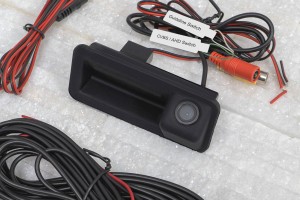 FORD FIESTA MK6 VI 2008-2019 KAMERA COFANIA FULL HD DYNAMICZNE LINIE ZINTEGROWANA Z KLAMKĄ KLAPY TYLNEJ