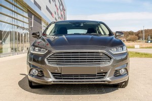 FORD FUSION MK2 II 2014-2022 ATRAPA KRATKA PRZEDNIEGO ZDERZAKA DOLNA Z CHROMOWANĄ LISTWĄ DS7Z17K945AB + DS7Z8419BA