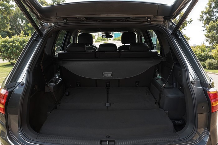 VOLKSWAGEN TIGUAN II ALLSPACE 2016-2024 ROLETA BAGAŻNIKA CZARNA 5NN867871