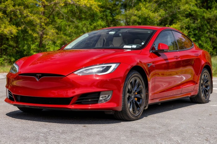 TESLA MODEL S 2016-2020 PO FACELIFTINGU CHLAPACZE CARBON FIBER KOMPLET