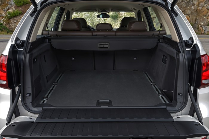 BMW X5 F15 2013-2018 CZARNA ROLETA BAGAŻNIKA 51476972712