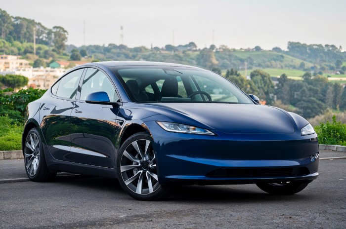 TESLA MODEL 3 2017+ CHLAPACZE