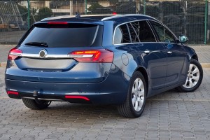 OPEL INSIGNIA A 2008-2017 KOMBI KAMERA COFANIA FULL HD DYNAMICZNE LINIE ZINTEGROWANA Z LAMPĄ TABLICY