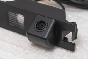 OPEL INSIGNIA A 2008-2017 KOMBI KAMERA COFANIA FULL HD DYNAMICZNE LINIE ZINTEGROWANA Z LAMPĄ TABLICY