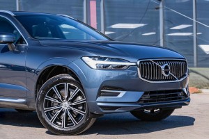 VOLVO XC60 II 2017+ ALUMINIOWY BŁOTNIK PRZEDNI PRAWY 31424556