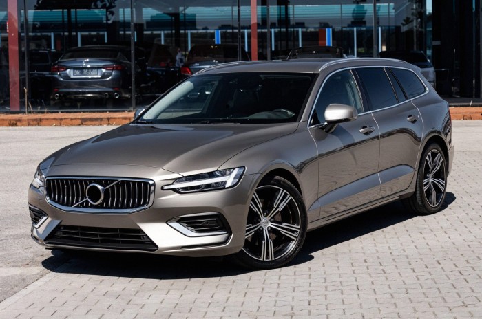 VOLVO V60 II 2018+ ALUMINIOWA MASKA PRZEDNIA 31468167