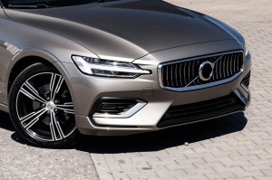 VOLVO V60 II 2018+ ALUMINIOWA MASKA PRZEDNIA 31468167