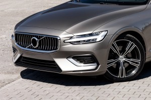 VOLVO V60 II 2018+ ALUMINIOWA MASKA PRZEDNIA 31468167