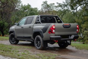 TOYOTA HILUX VIII 2015+ CHLAPACZE